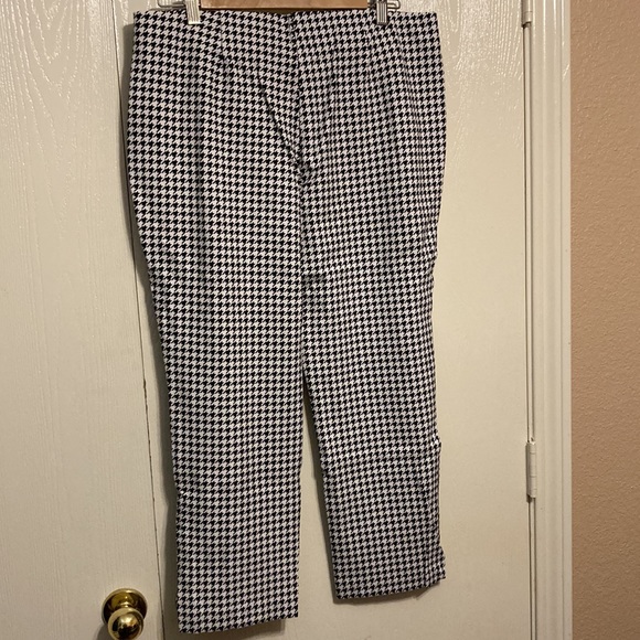 Chico’s Houndstooth ankle pants size 2 - Picture 2 of 4